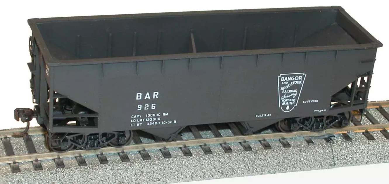 Accurail 7732 HO Scale AAR 50 Ton Offset Side Twin Hopper Kit Bangor & Aroostook BAR 926