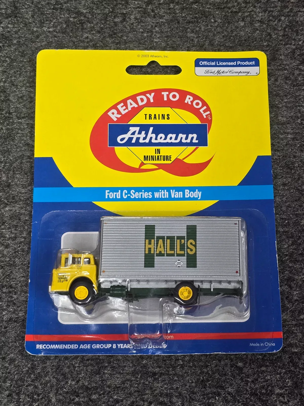 Athearn 2759 HO Scale Ford C Box Truck - Hall's - NOS