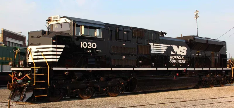 Athearn Genesis G68700 HO Scale SD70ACe "Heritage" NS 1030 - NOS