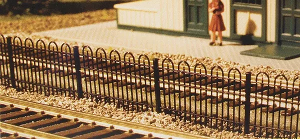 Atlas 774 HO Scale Hairpin Style Fence