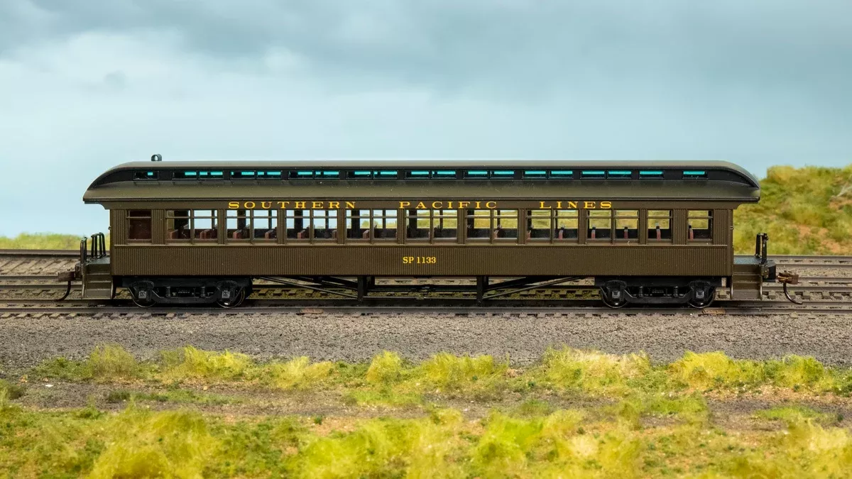 Bachmann 12806 HO Scale 60' Passenger Coach Southern Pacific 1133