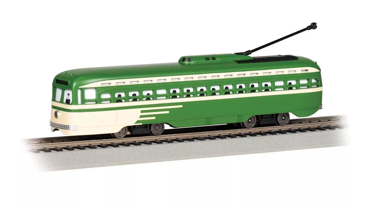 Bachmann 60513 HO Scale PCC Streetcar - Green and Cream