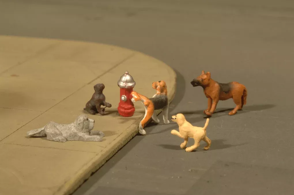 Bachmann SceneScapes 33158 O Scale Dogs with Fire Hydrant Figures (6 Pack)