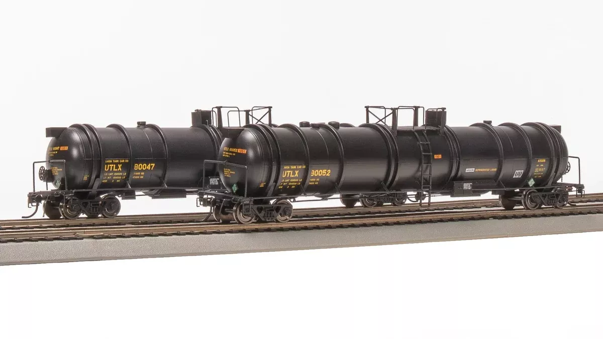 BLI 8038 HO Scale Cryogenic Tank Car UTLX (Black) 2 Pack