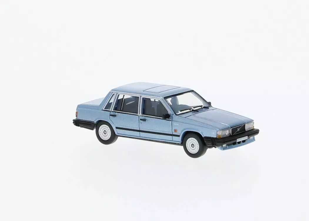 Brekina PCX 870661 HO Scale 1984 Volvo 740 Sedan - Metallic Light Blue