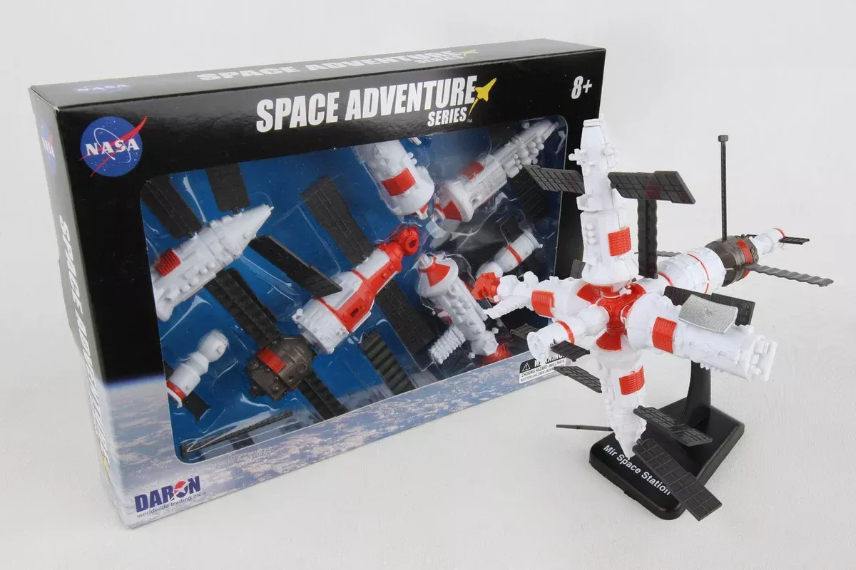 Daron 20405B Space Station Playset