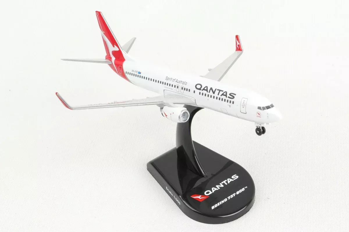 Daron PS5815-5 Postage Stamp 1/300 737-800 Qantas