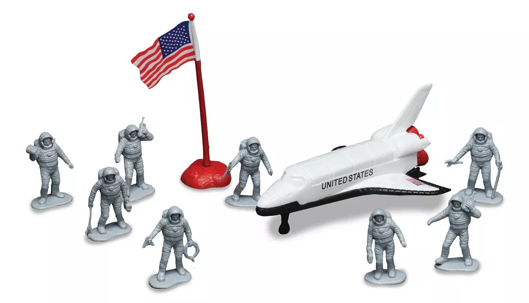 DARON RT99990 11 Piece NASA Space Astronauts Plastic Playset