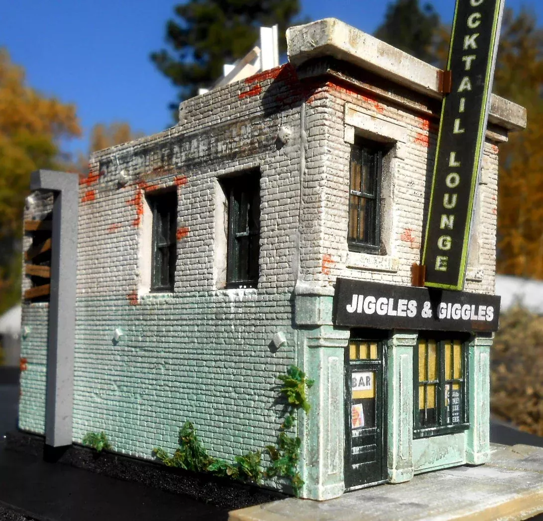 Downtown Deco 2031 N Scale Jiggles & Giggles Cast Hydrocal Building Kit
