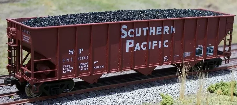 F&N Hobbies 81402 HO Scale Coal Load for Bowser 100 Ton 3 Bay Hopper (2 Pack)
