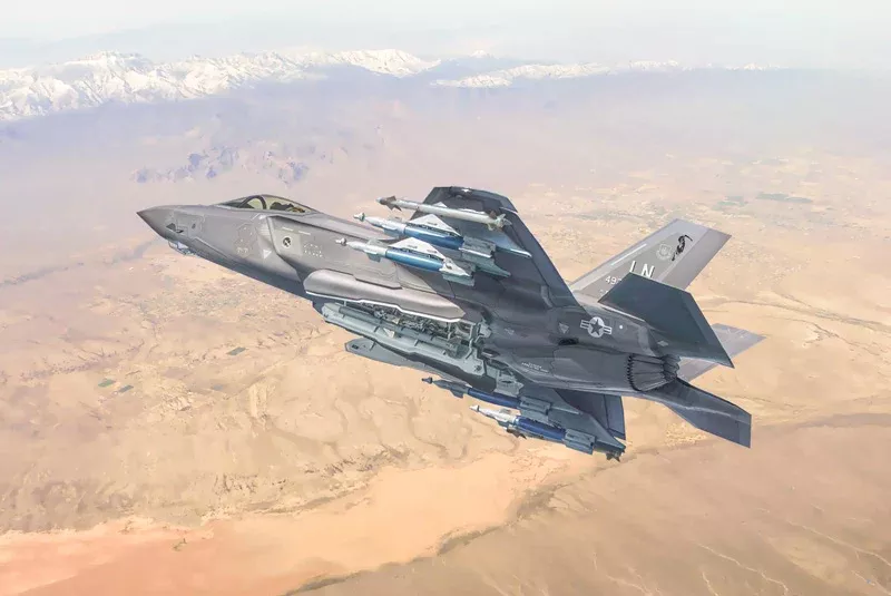 ITALERI 1464 1/72 JSF F-35A Lightning II (Beast Mode) Model Plane Kit