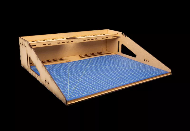 Italeri 50833 Workstation for Modeling