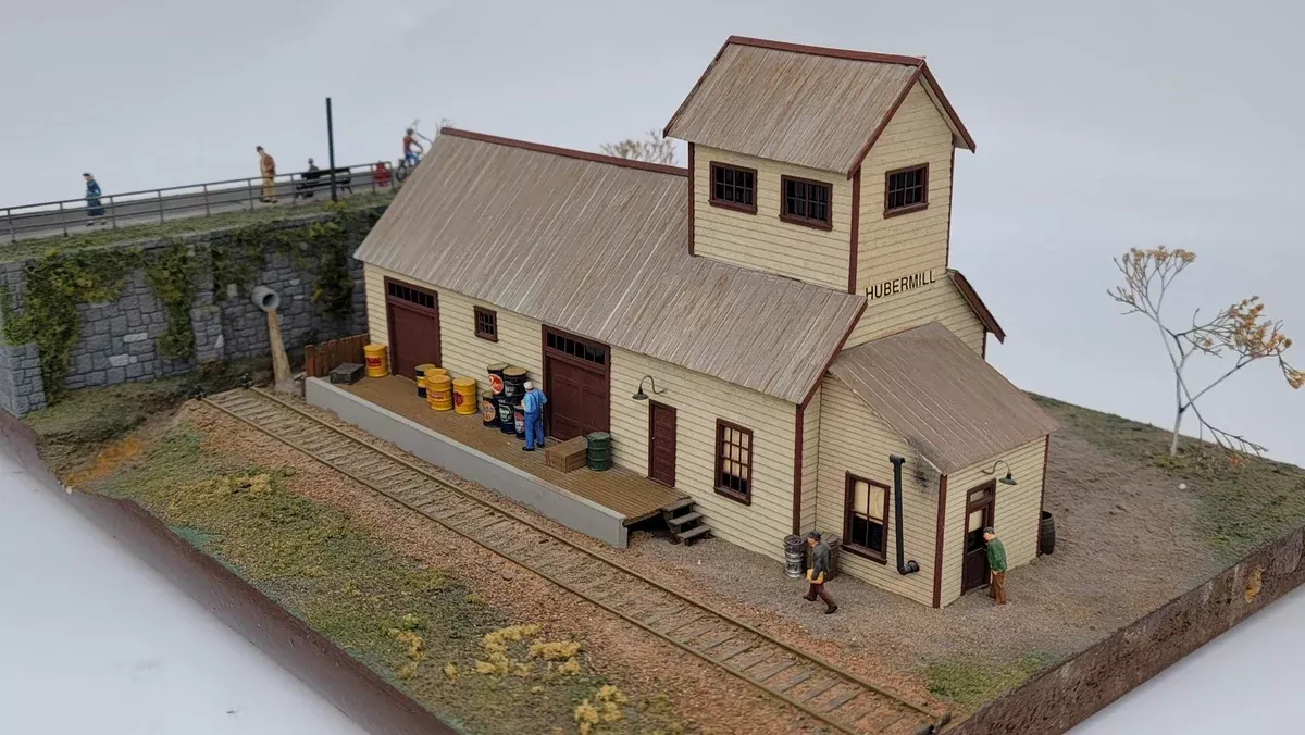 JL Innovative Design 121 HO Scale Hubermill Warehouse Laser Cut Craftsman Kit
