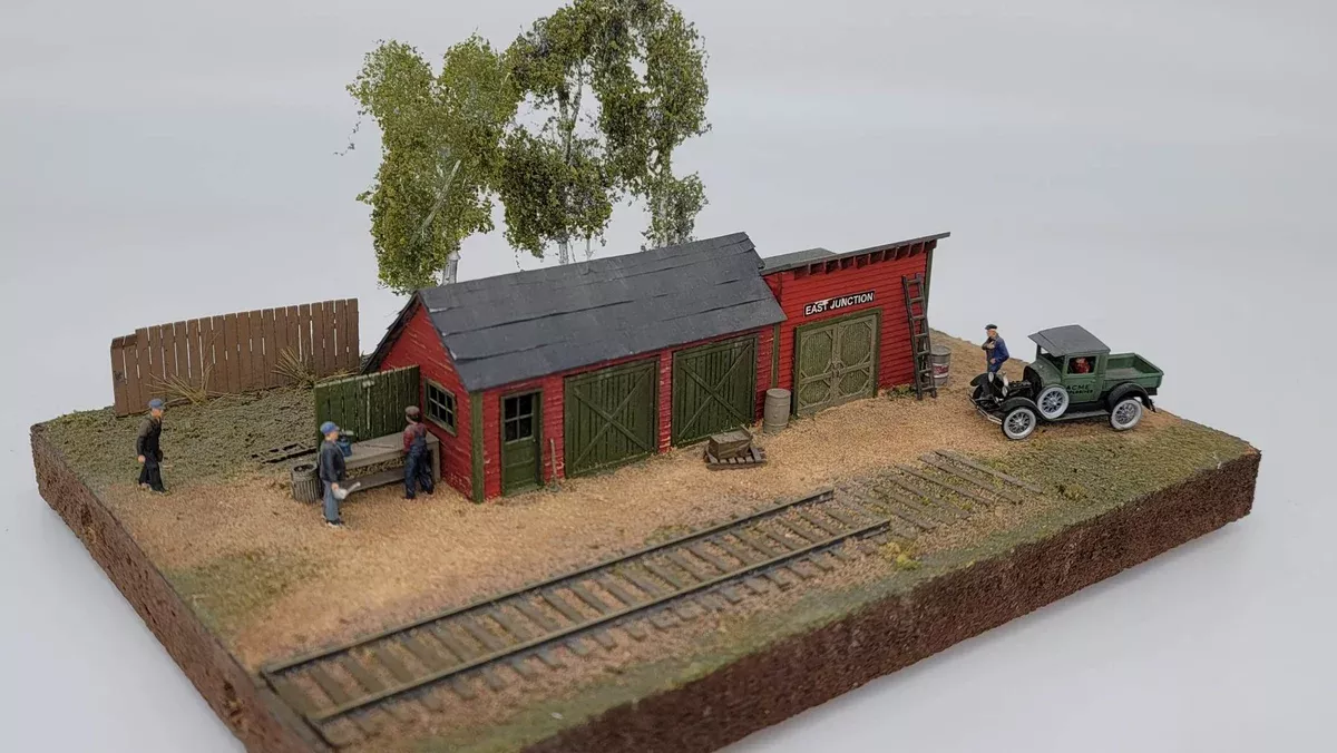 JL Innovative Design 581 HO Scale East Junction Tool Shed
