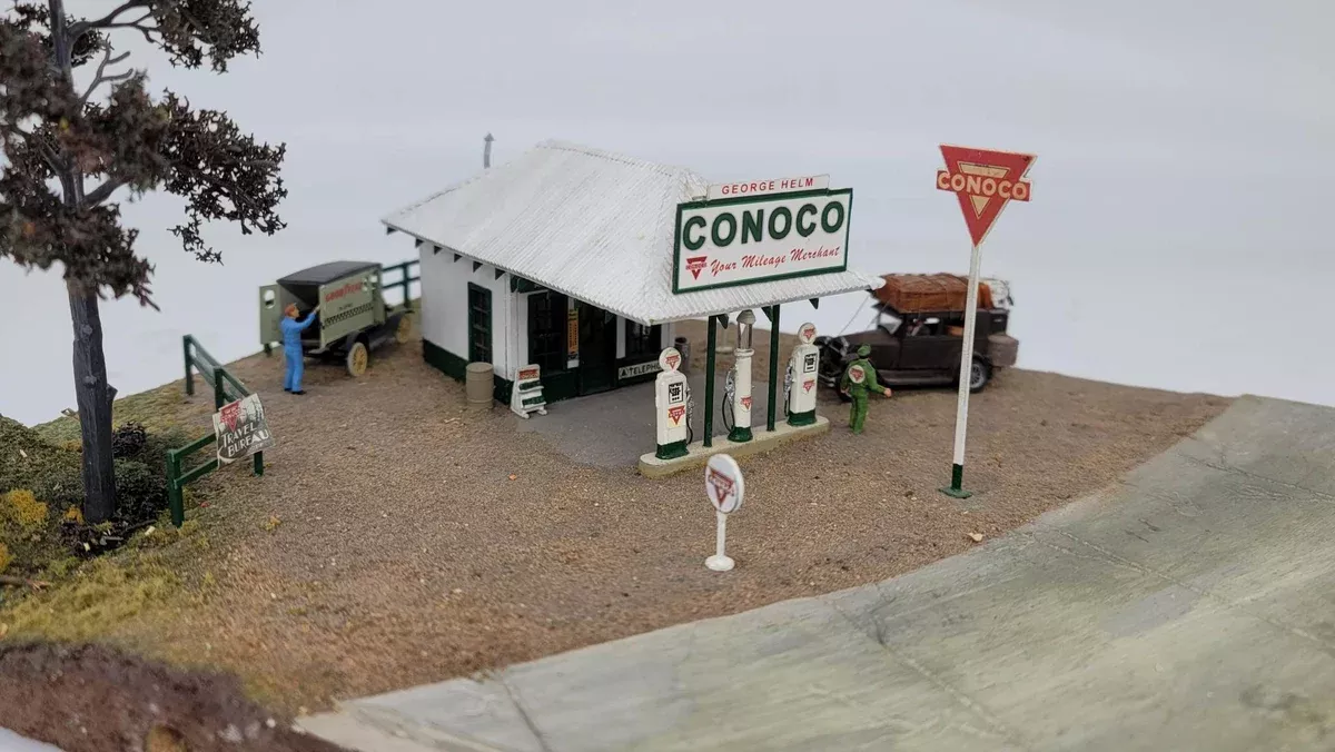 JL Innovative Design 651 HO Scale George Helm Conoco Station Laser Cut Structure Kit