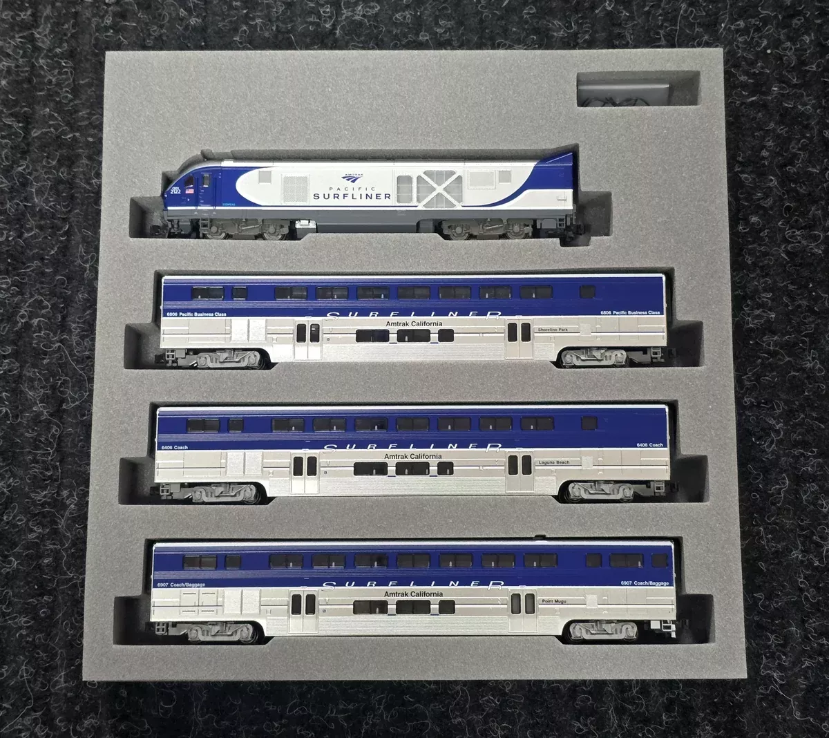 Kato 106-9001 N Scale Amtrak SC-44 & Amtrak Pacific Surfliner 4 Unit Base Set DC (DCC Ready)