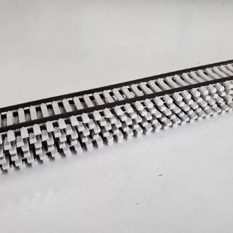 Micro Engineering 12-105 HO Scale Weathered Code 83 36" Flex-Track (Concrete Ties) 6 Pack