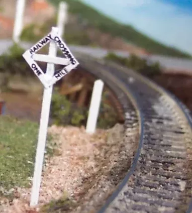 Osborn Model Kits 1054 HO Scale Railway Crossing Sign