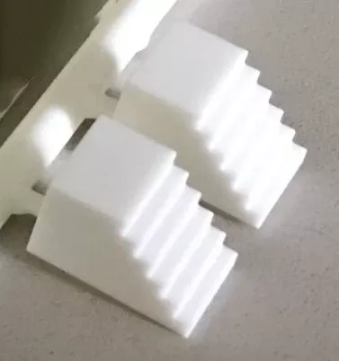 Pikestuff 541-8110 N Scale Concrete Steps (2 Pack)