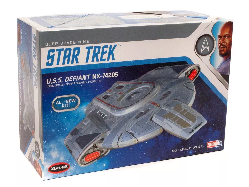 Polar Lights 952 1/1000 Star Trek U.S.S. Defiant SNAP Model Kit