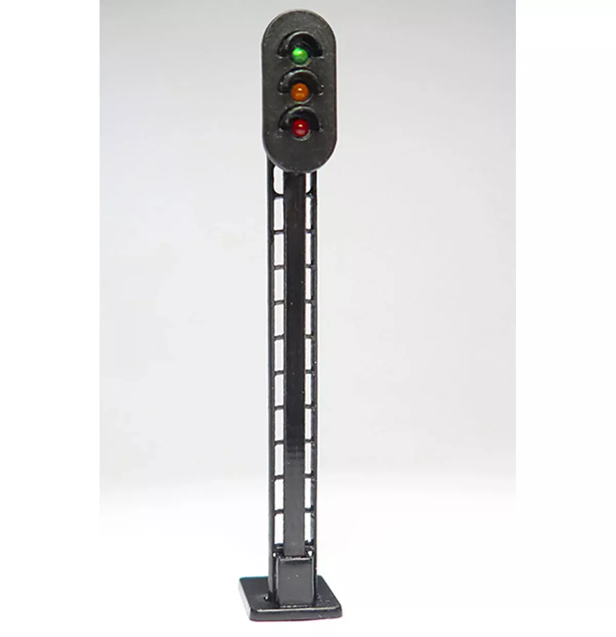 Proses by Bachmann 39115 HO Scale 3 Color Lighted Signal