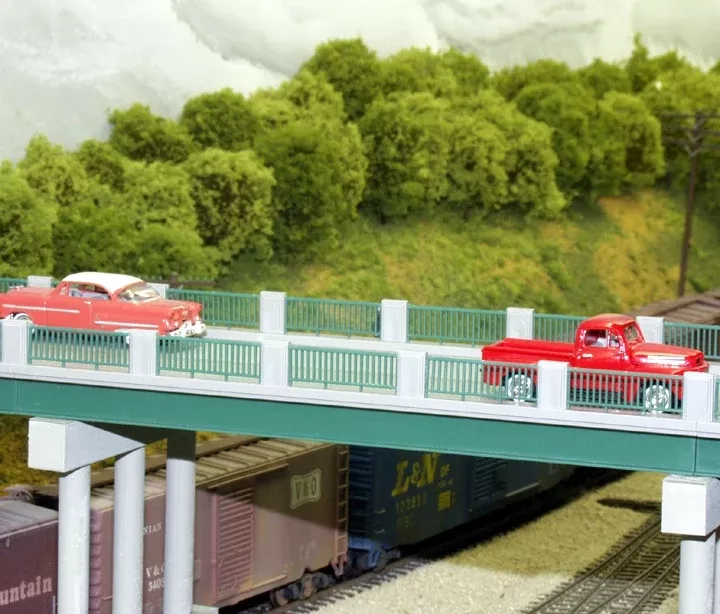 Rix Products 628-0121 HO Scale 50' Wrought Iron Overpass