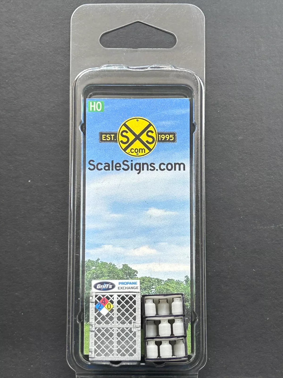 ScaleSigns HO-15-v4 HO Scale Propane Cage with Tanks - Griff's