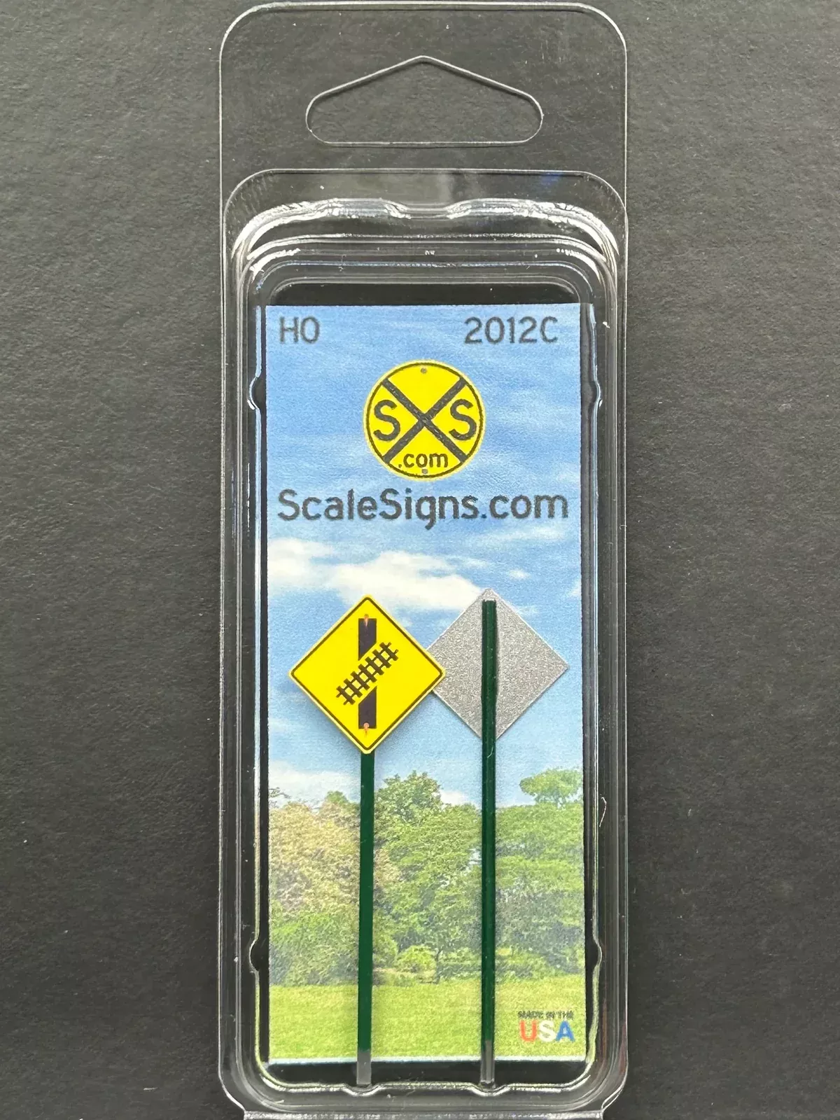 ScaleSigns HO-2012C HO Scale Railroad Crossing Ahead Slant Right (2 Pack)