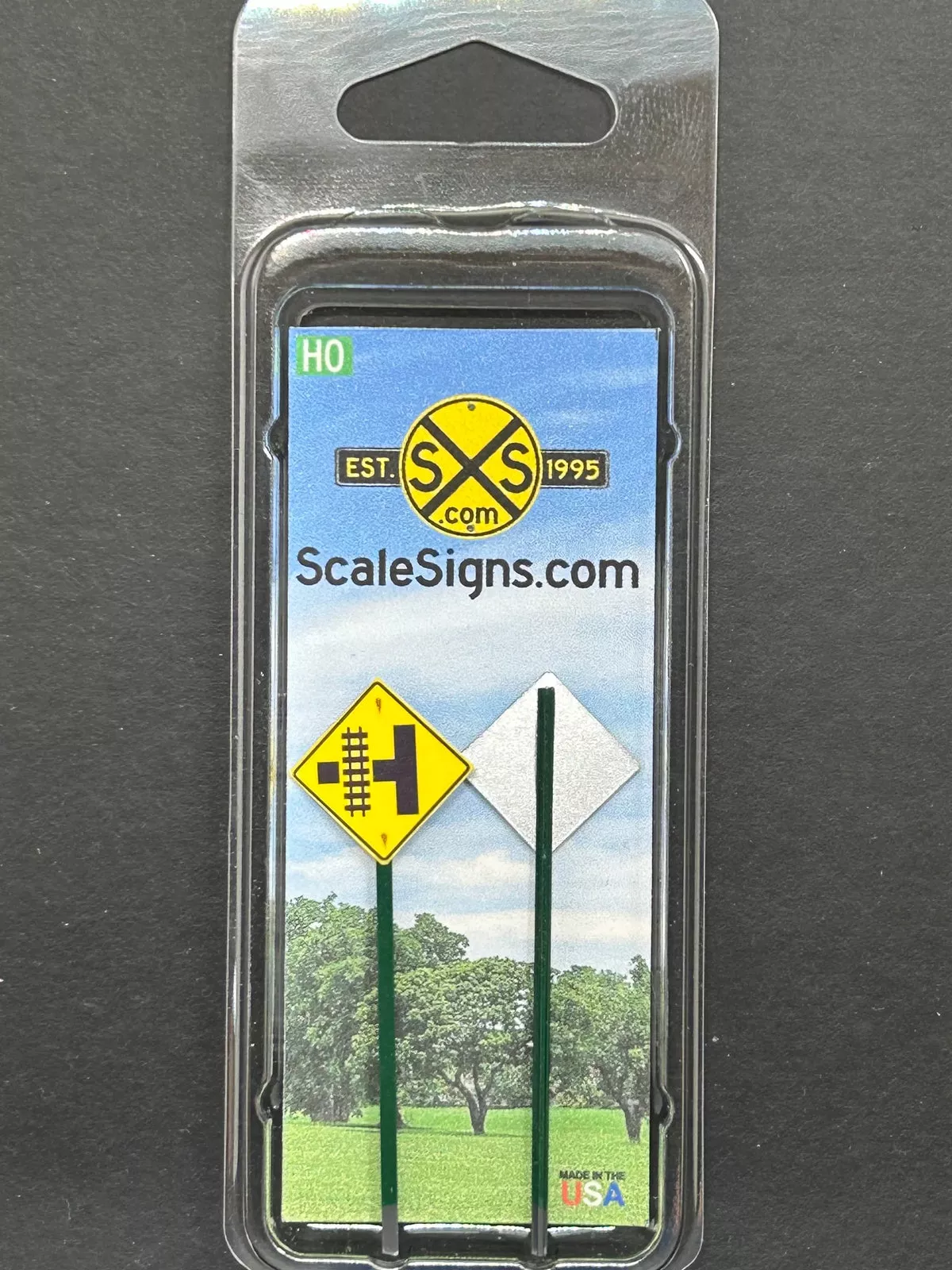 ScaleSigns HO-2013CL HO Scale Railroad Crossing Left Sign (2 Pack)