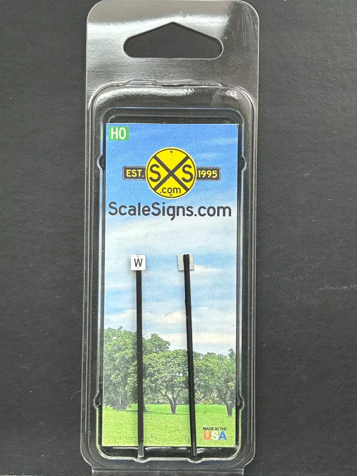ScaleSigns HO-2044C HO Scale Railroad Whistle Board Sign (2 Pack)