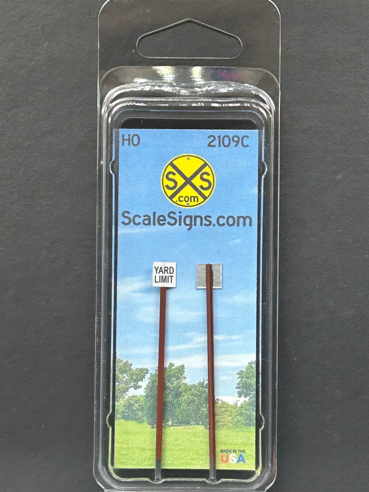 ScaleSigns HO-2109C HO Scale Yard Limit Signs (2 Pack)