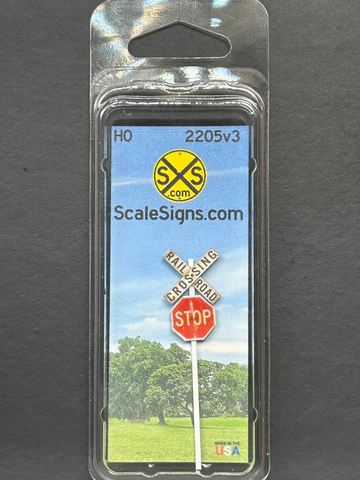 ScaleSigns HO-2205-v3 HO Scale Crossbucks and 30" Stop Sign with Light Rust