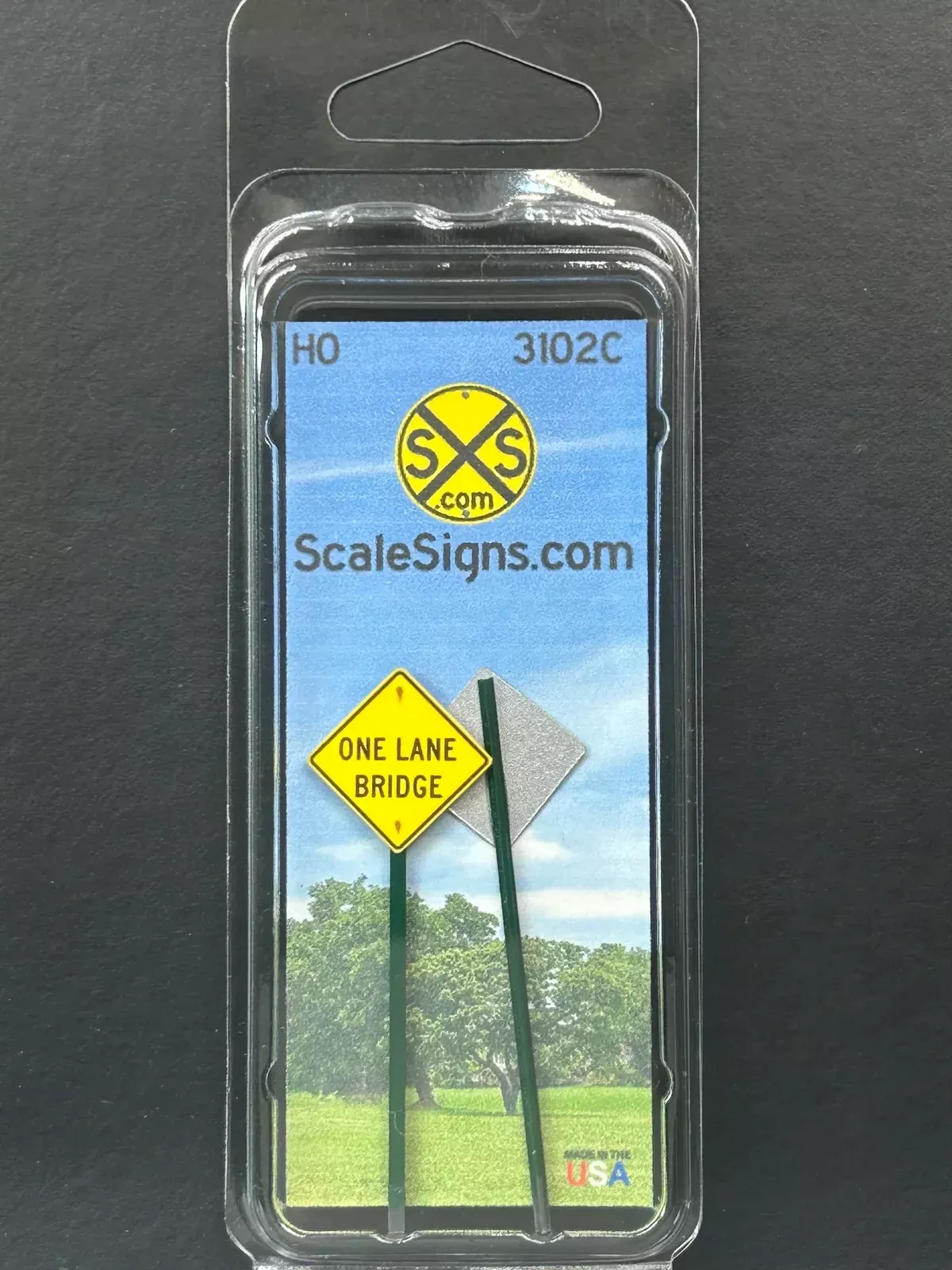 ScaleSigns HO-3102C HO Scale One Lane Bridge Sign (2 Pack)