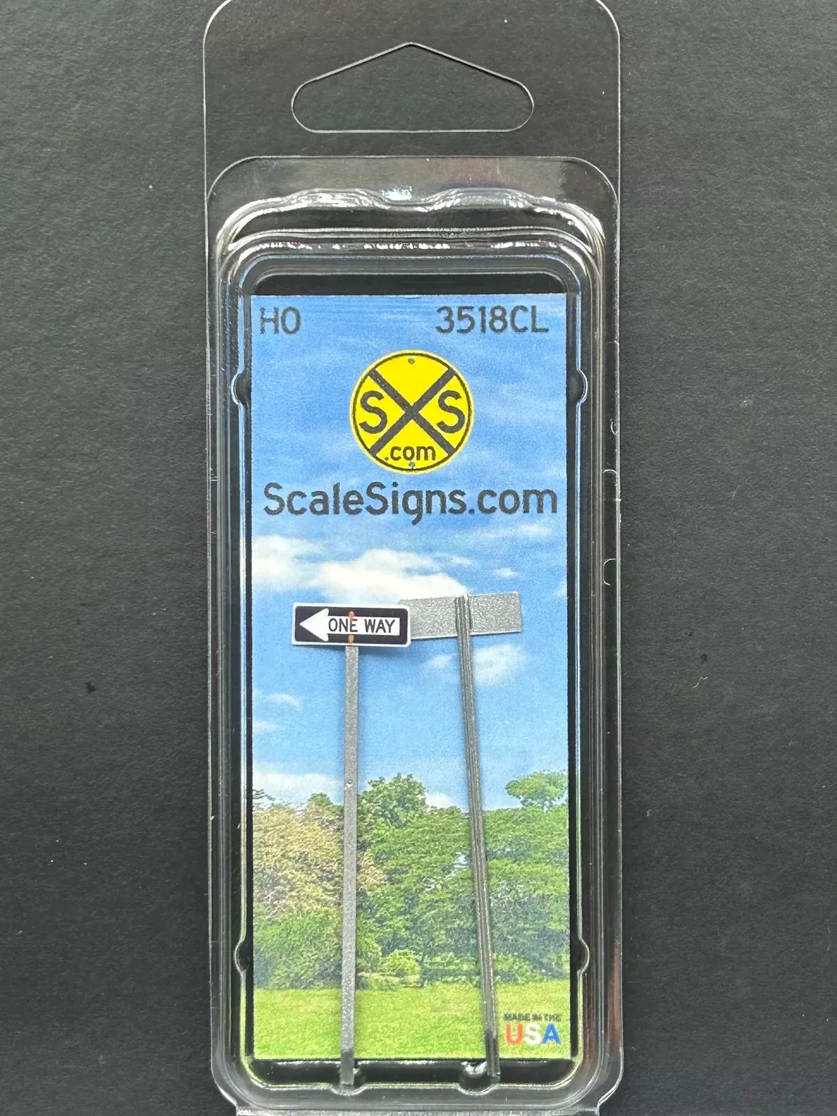 ScaleSigns HO-3518CL HO Scale One Way Sign Left Arrow (2 Pack)