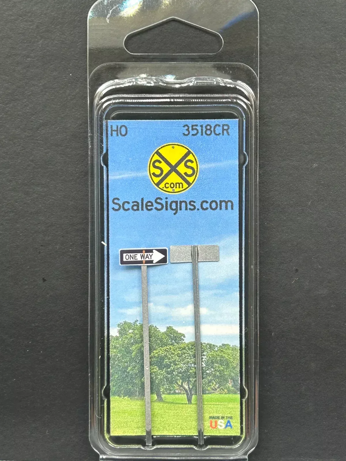 ScaleSigns HO-3518CR HO Scale One Way Sign Right Arrow (2 Pack)