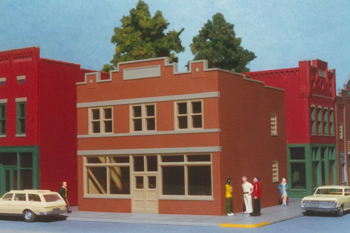 Smalltown USA 699-6006 HO Scale Hardware Store Building Kit