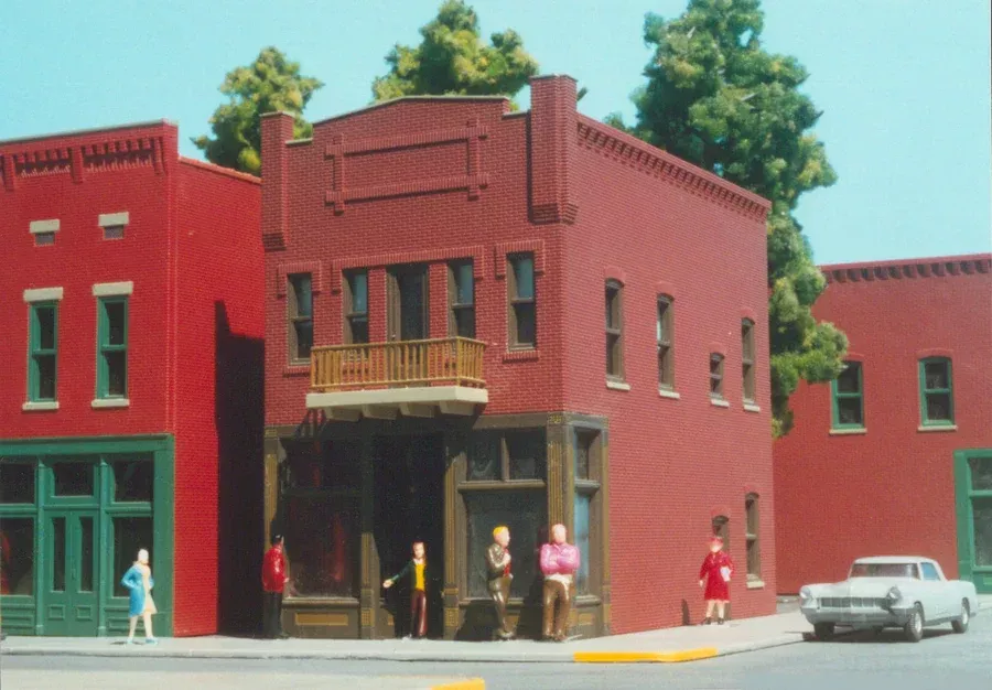 Smalltown USA 699-6023 HO Scale Hal's Hobbies Building Kit