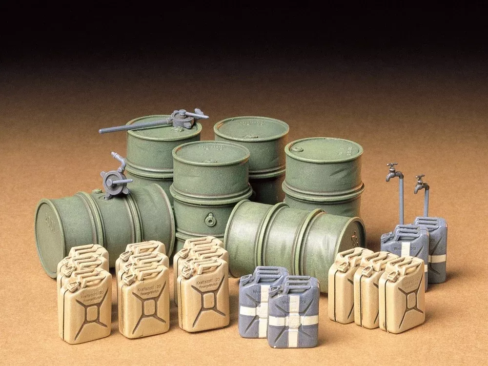 Tamiya 35186 1/35 German Fuel Drum Set