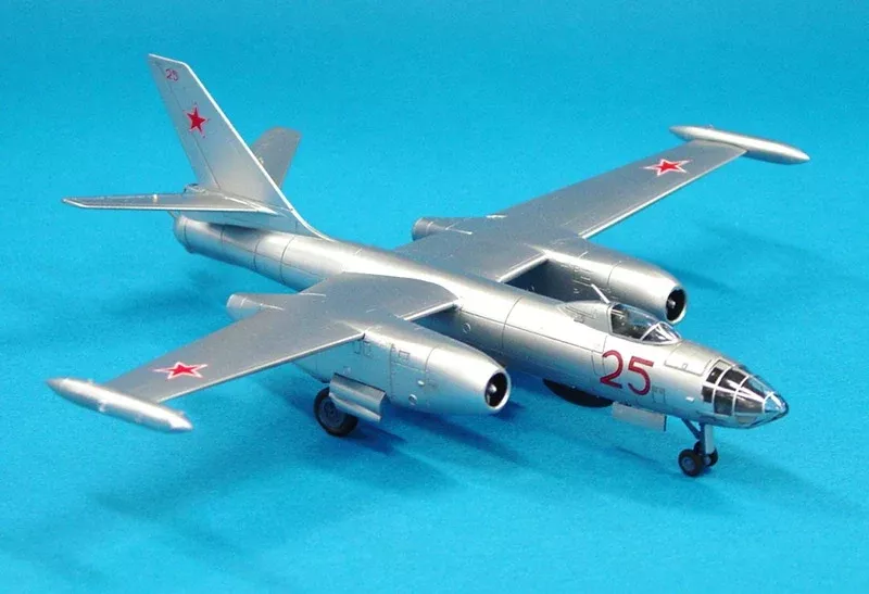 Tamiya 61601 1/100 Ilyushin II-28 Beagle Model Jet Kit