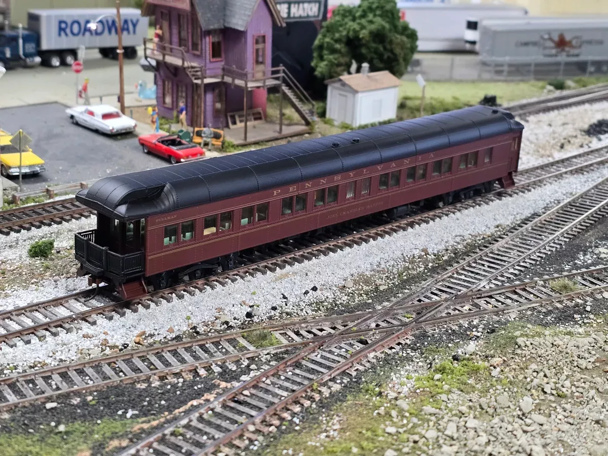 Walthers 932-10254 HO Scale Pullman Heavyweight 3-2 Lounge Observation Pennsylvania "Joel Chandler Harris" - USED