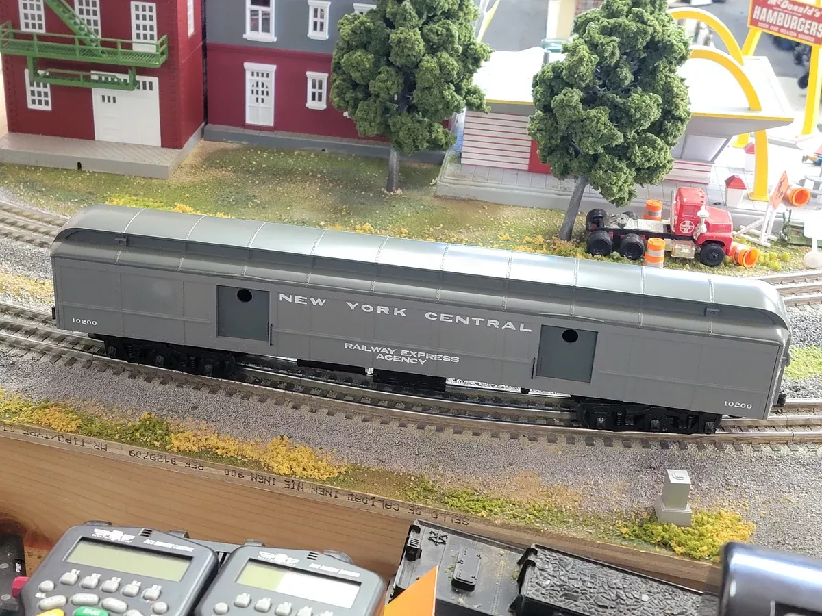 Williams 2700 O Scale 80' Madison Passenger Car Set NYC - USED