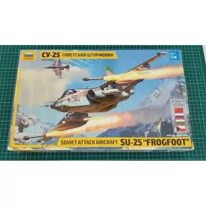 Zvezda-1/48 Soviet Attack Aircraft SU-25 "Frogfoot"